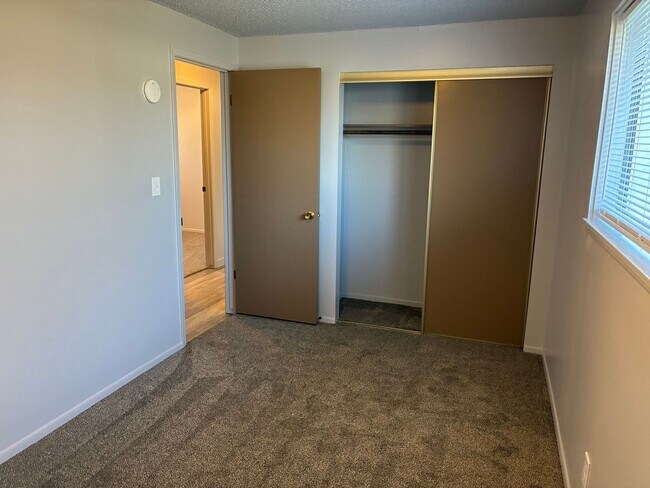 Building Photo - Newly Remodeled Single Family Home!!