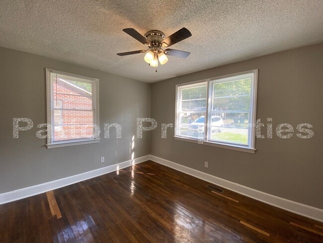 Building Photo - Lincoln Park Home