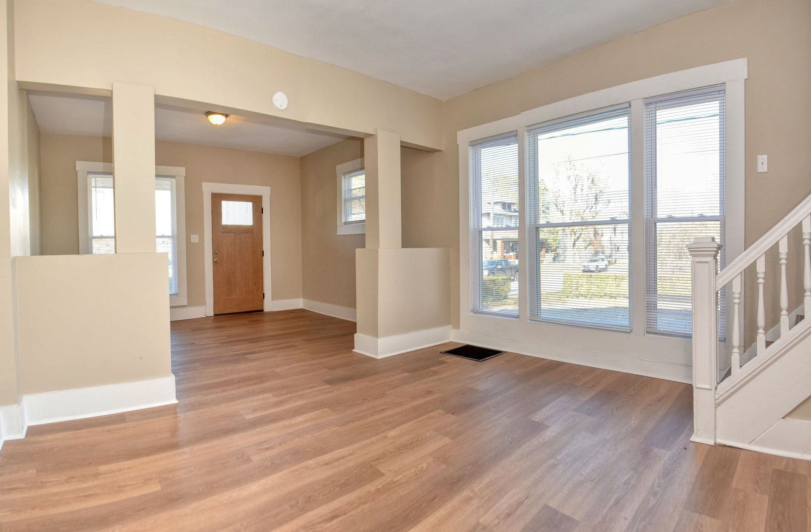 Building Photo - Newly Remodeled 3BR/1.5BA Townhome - Bates Hendricks