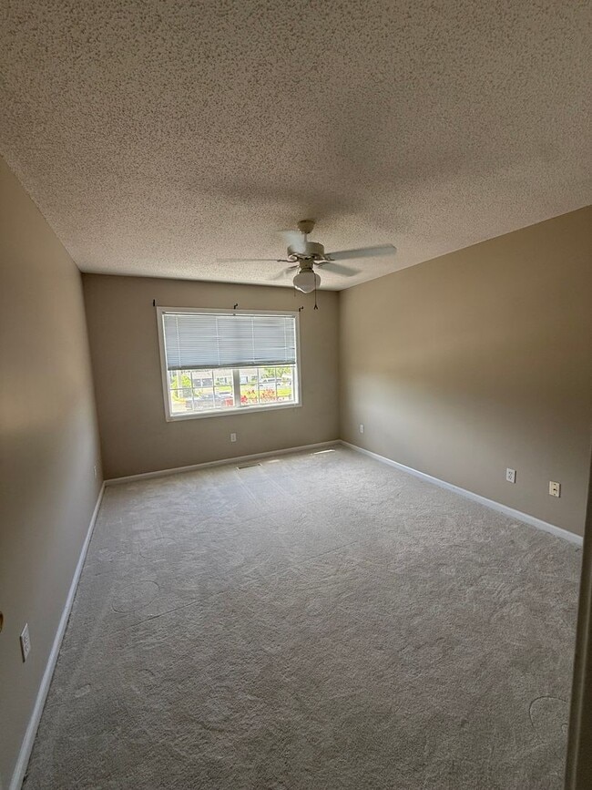 Building Photo - 123 Woodberry Dr