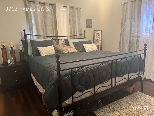 Building Photo - 9712 Hames Ct S