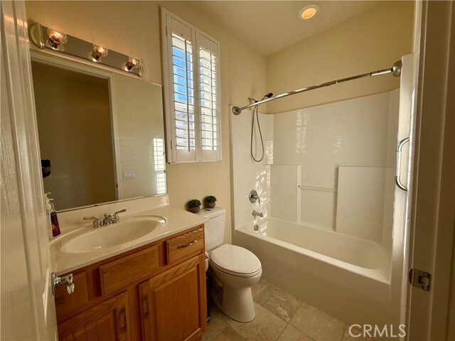 Building Photo - 924 Essex Rd