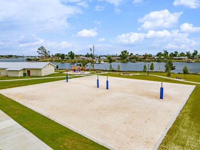 Building Photo - 526 Camellia Ave