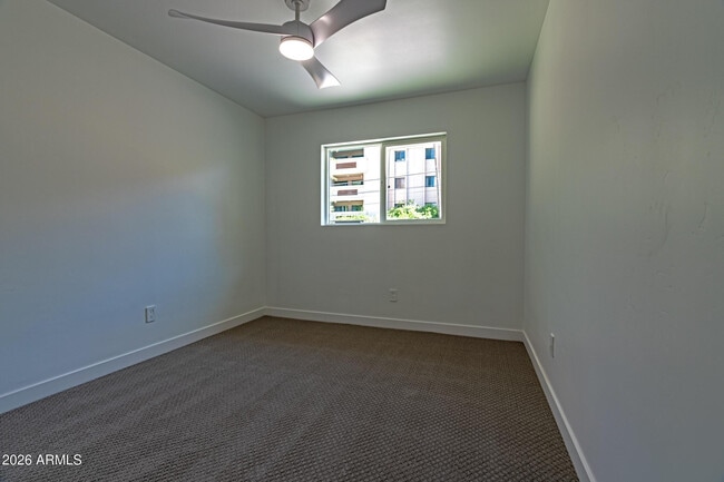 Building Photo - 3035 E Heatherbrae Dr