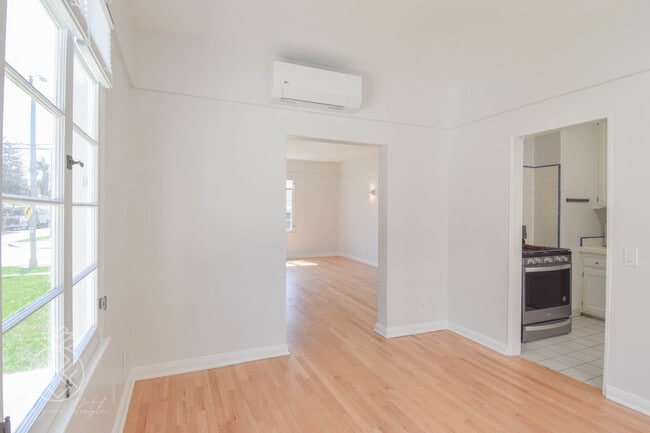 Building Photo - 1069 S Holt Ave