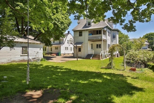 Building Photo - 1603 Centre St