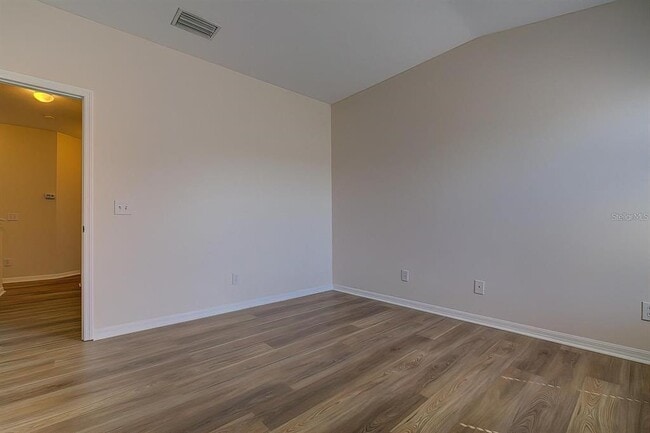 Building Photo - 15706 Stable Run Dr