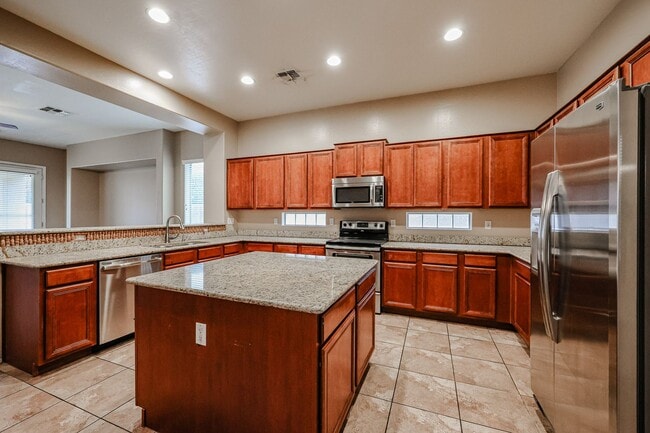 Building Photo - COMING SOON !! Spacious 4 Bed, 2.5 Bath 2 Story Home in Shadow Ridge Community/ Chandler