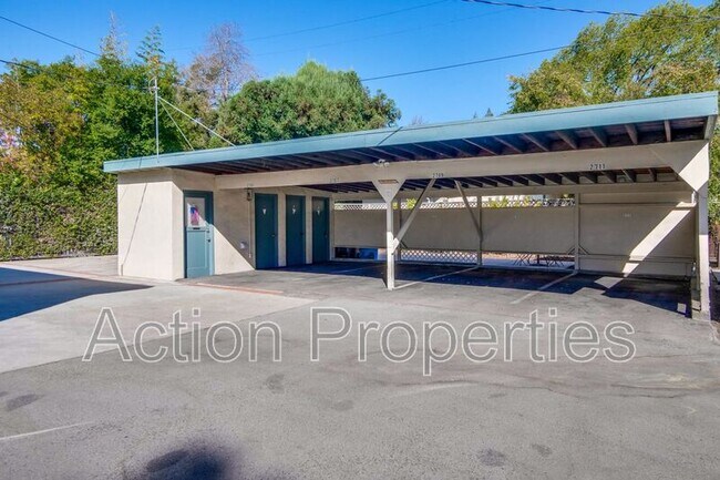 Building Photo - 2709 Alma St