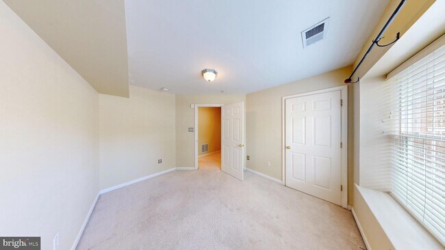 Building Photo - 12820 Rexmore Dr