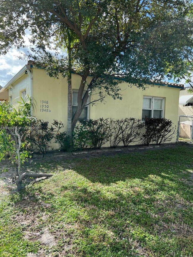 Building Photo - 1948 Fillmore St