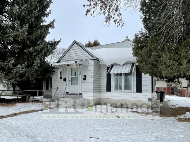 Primary Photo - 1365 Scott Pl