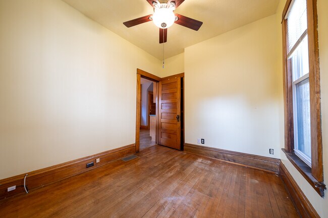 Building Photo - 2513 Monroe St NE