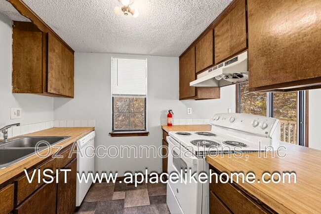 Building Photo - 3141 Eaton St