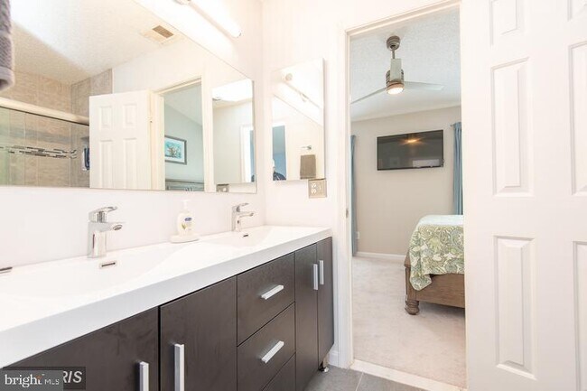 Building Photo - 3070 Madden Ct