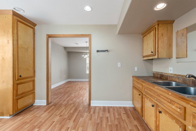 Building Photo - 1728 Connorvale Rd