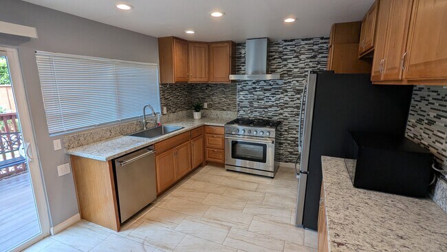 Building Photo - 3706 Thousand Oaks Dr