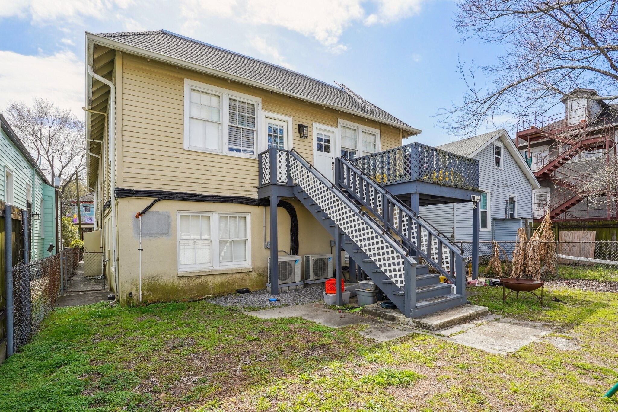 Building Photo - 618 Fern St