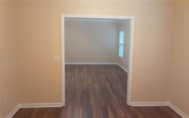 Building Photo - 2532 Lois Ct