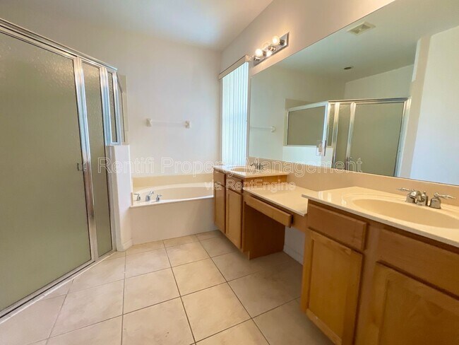 Building Photo - 17038 Tremont St