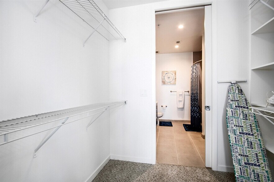 Building Photo - 1905 Holcombe Blvd