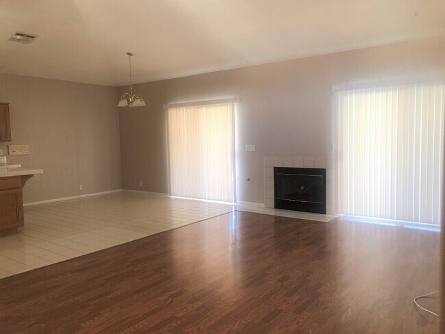 Building Photo - Available Now! Desired Location PLUS a Sparkling Pool!!!!