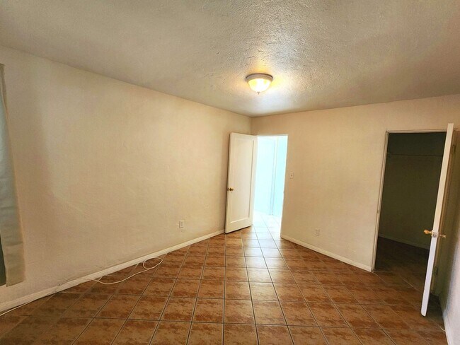 Building Photo - 2274 Kearney Ave