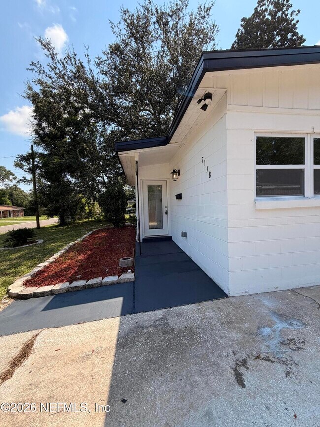 Building Photo - 7178 Karenita Dr