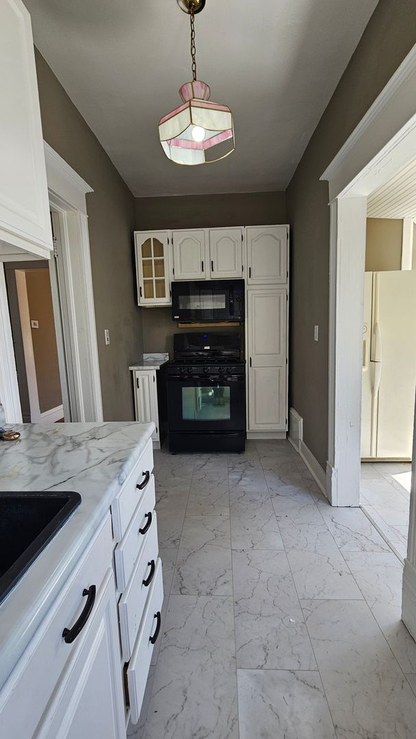 Building Photo - Spacious 2bdrm in Minier