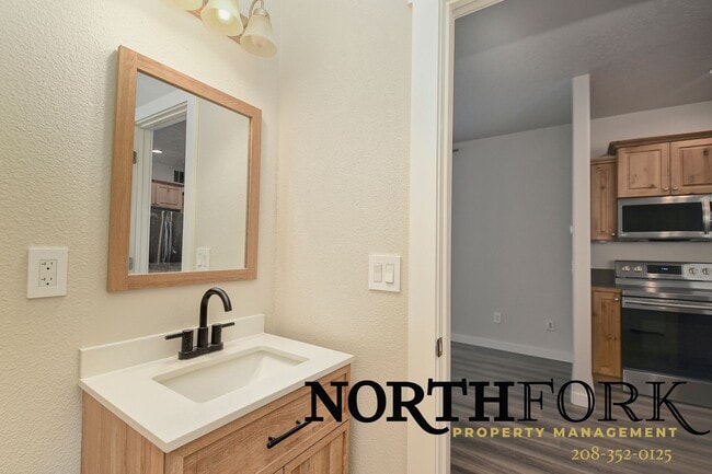 Building Photo - Fantastic Central Boise Home