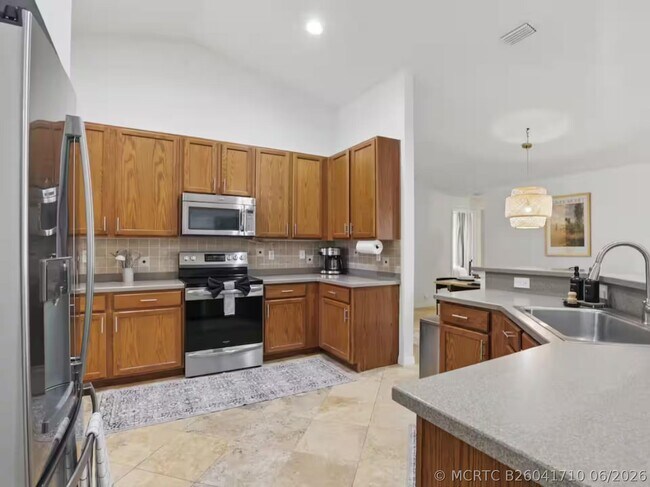 Building Photo - 2473 SE Sidonia St