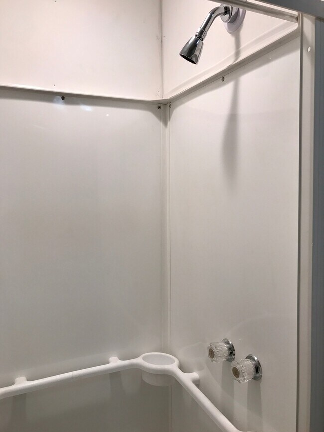 Building Photo - 1431 Bank St