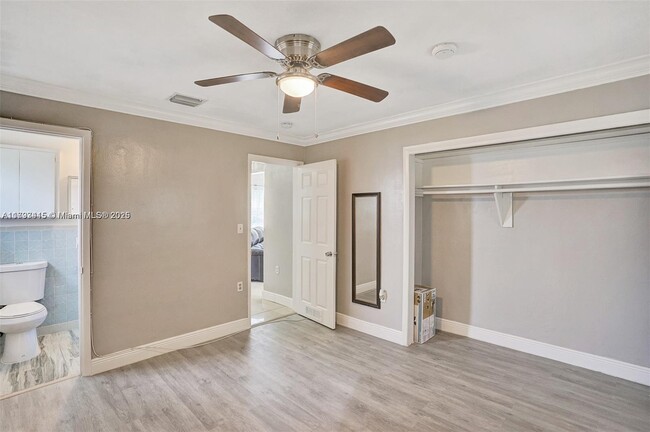 Building Photo - 6931 SW 27th Ct