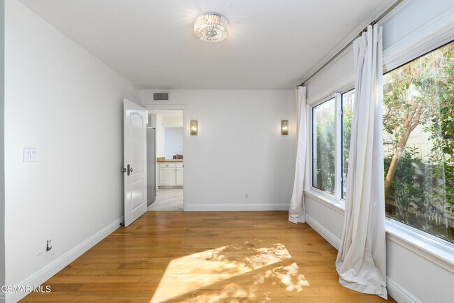 Building Photo - 2872 E Panamint Ct