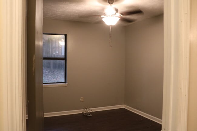 Building Photo - 122 Oak Park Ct