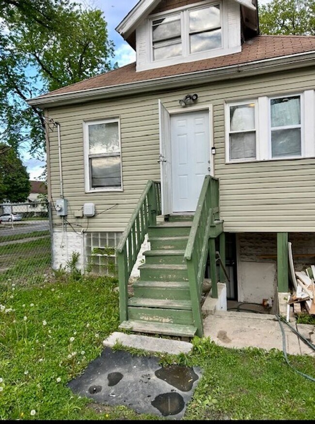 Building Photo - 7202 S Marshfield Ave