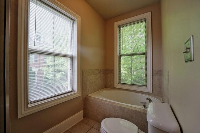 Building Photo - 307 Le Gran Bend