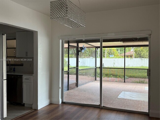 Building Photo - 6420 SW 18th Terrace