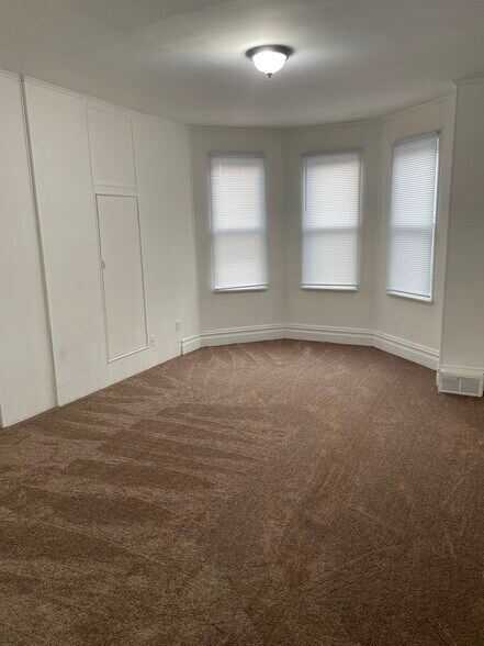 Building Photo - 281 Jackson St