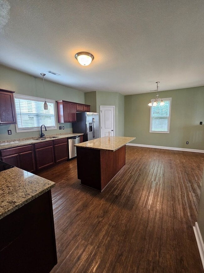 Building Photo - 4 Bedroom Home in Jacksonville