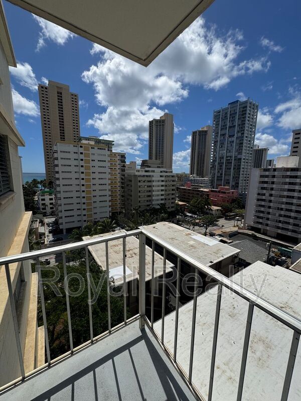 Building Photo - 222 Lili?uokalani Ave