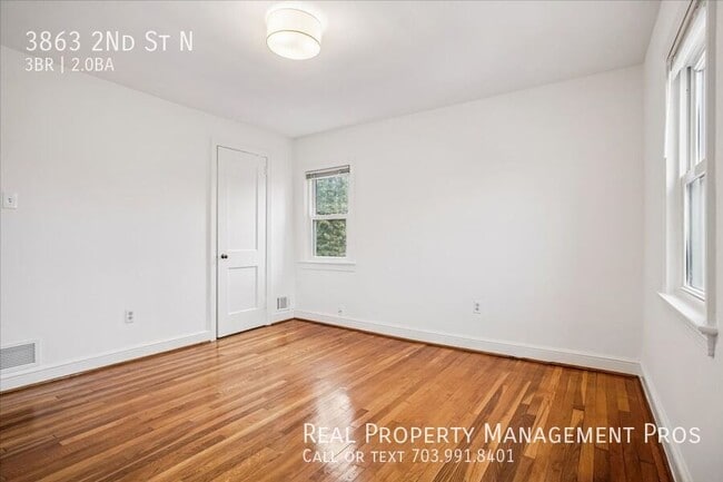 Building Photo - 3863 2nd St N