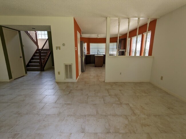 Building Photo - 4715 Sunshine Dr
