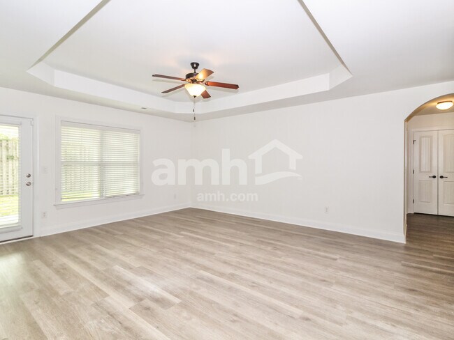 Building Photo - 1254 Clancy Dr NE