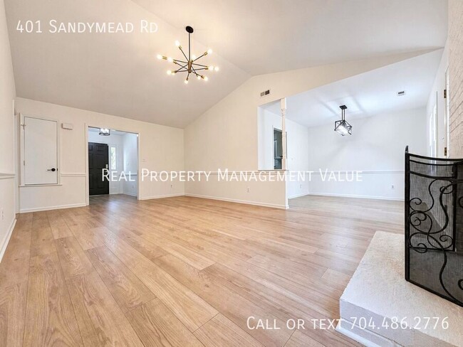 Building Photo - 401 Sandymead Rd