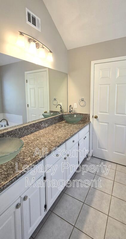 Building Photo - 155 Hope Hollow Rd