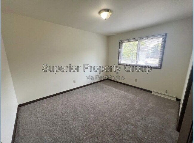 Building Photo - 536 Melody Ln