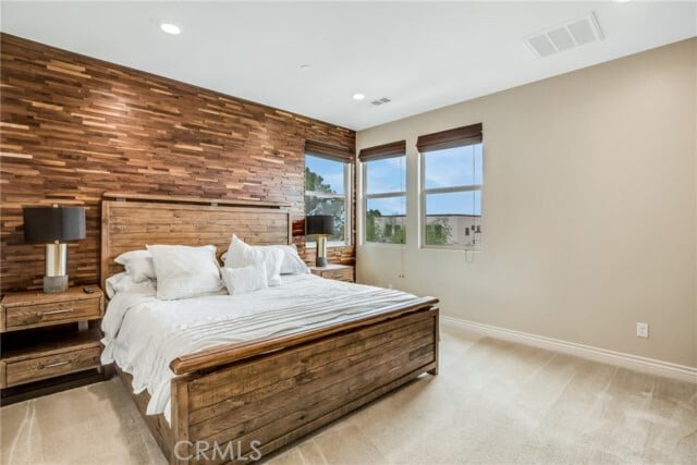 Building Photo - 783 Benchmark