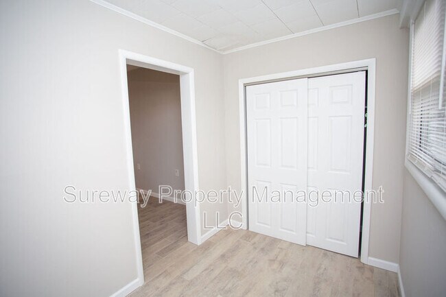 Building Photo - 37 Claypoole Ave