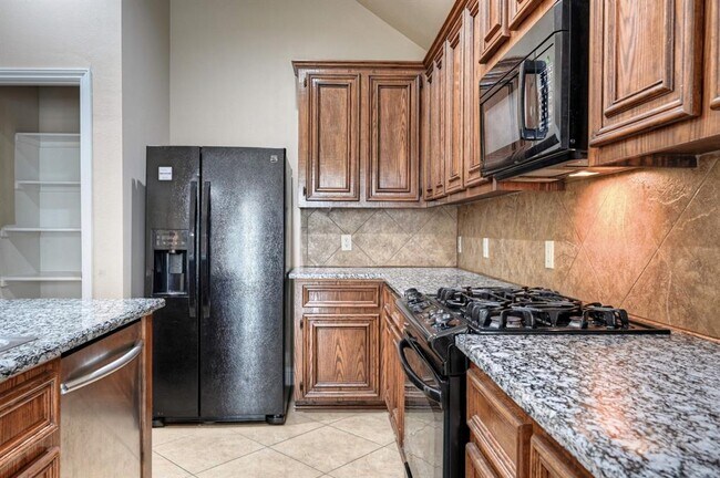 Building Photo - 4523 Long Creek Dr